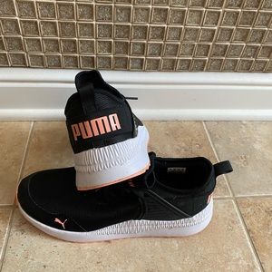 Puma running walking shoe women’s size 8.5 US.